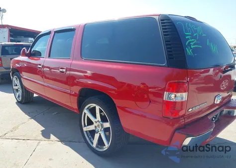 2002 Chevrolet Suburban 1500 Ls z USA, uszkodzony, nr VIN 3GNEC16Z32G261301